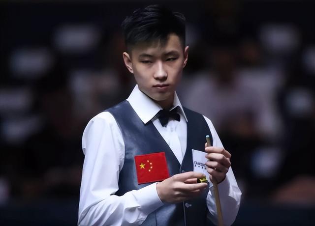 尔不群的传 尔不群的传