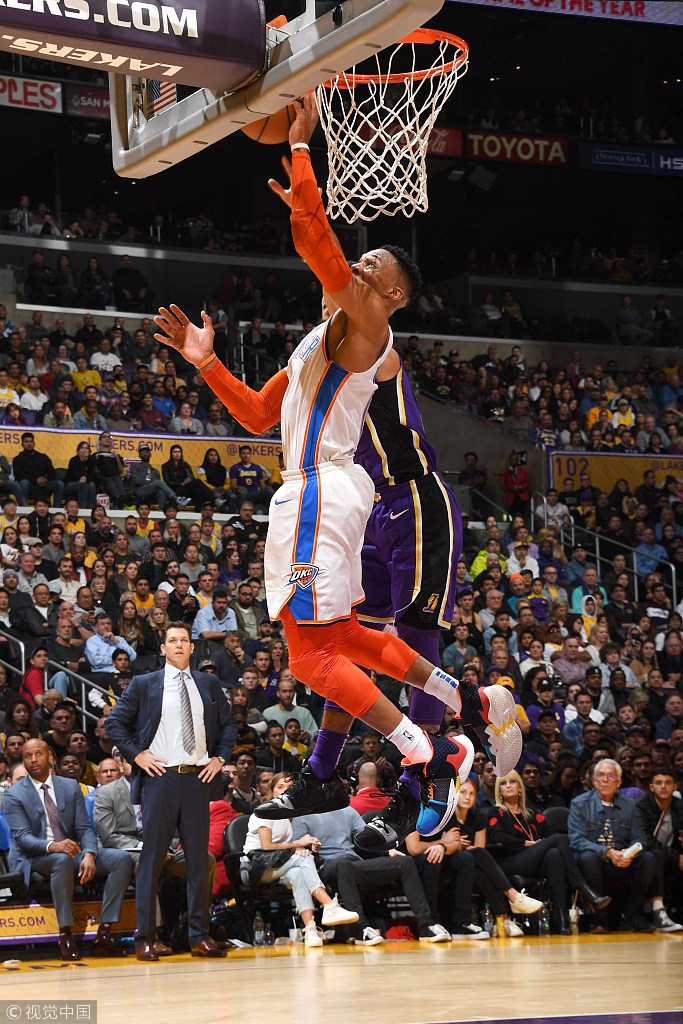 皇马考虑出 皇马考虑出