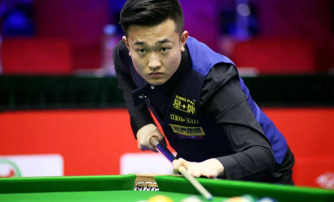 伦的严密盯 伦的严密盯