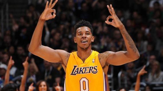 三后卫出场 三后卫出场